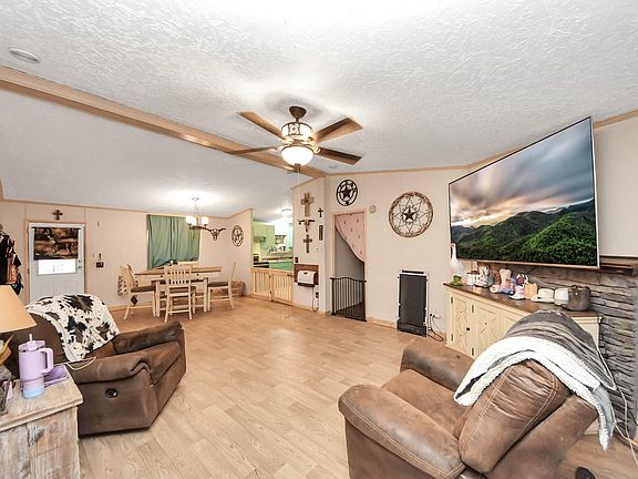 5th image of 1240 Oliver Ln