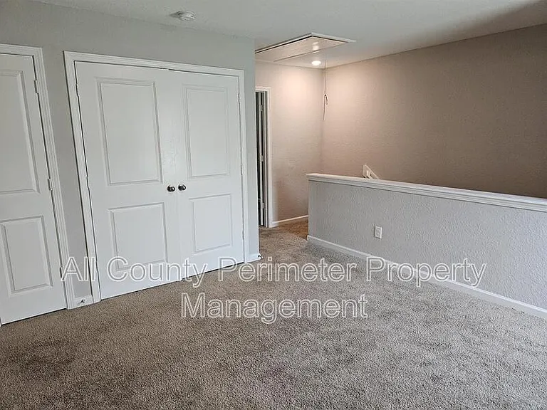 303 Augusta Woods Dr — Photo 8