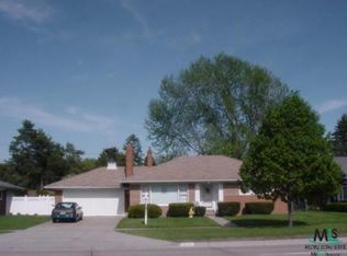 26210 Little Mack Ave, Saint Clair Shores, MI 48081