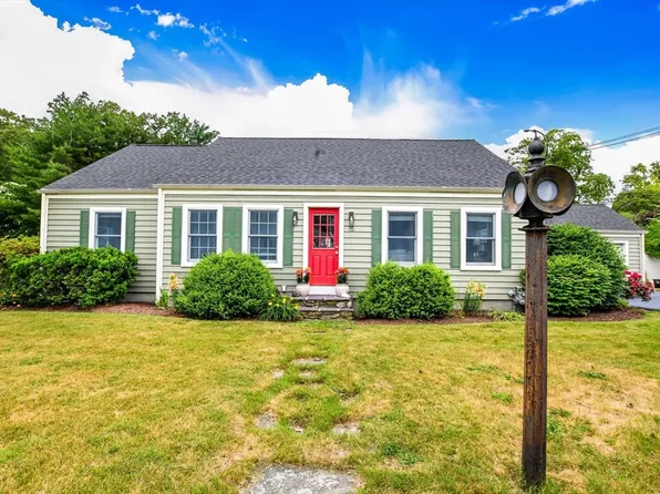 15 George St, Dartmouth, MA 02748