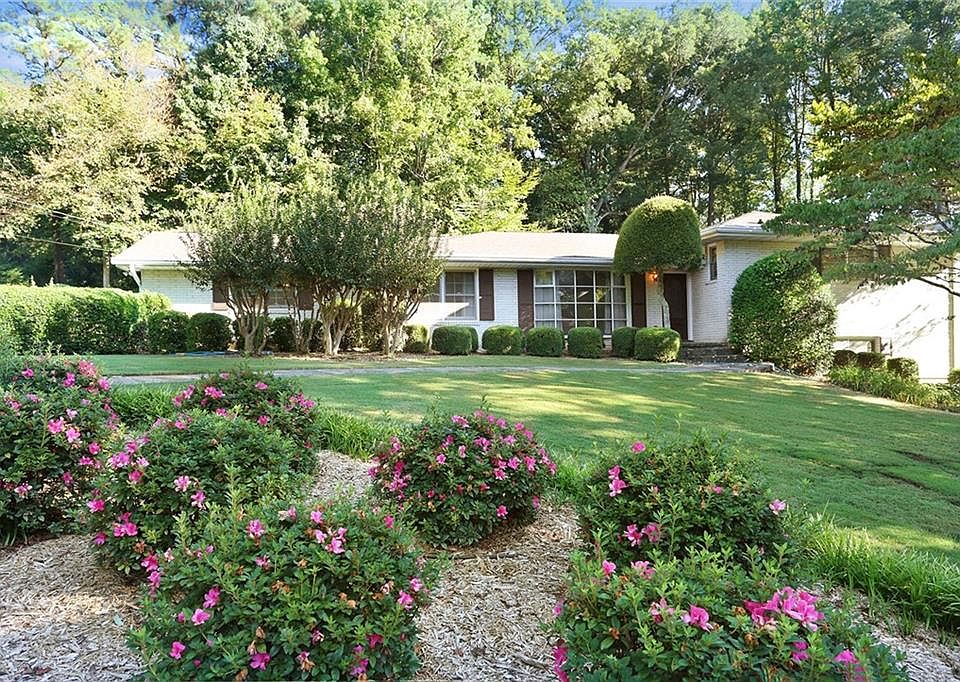 1st image of 2770 Parkview Dr