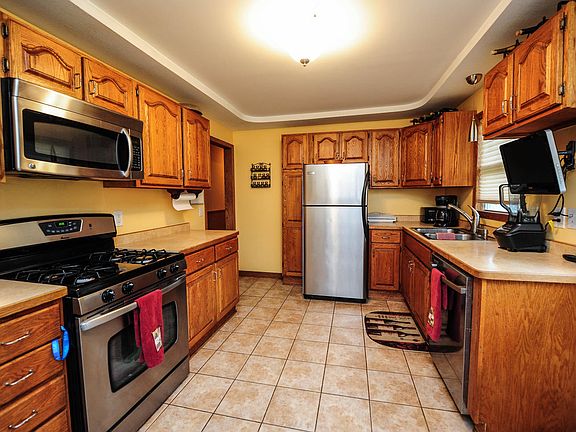 4th image of 13704 Country Ln
