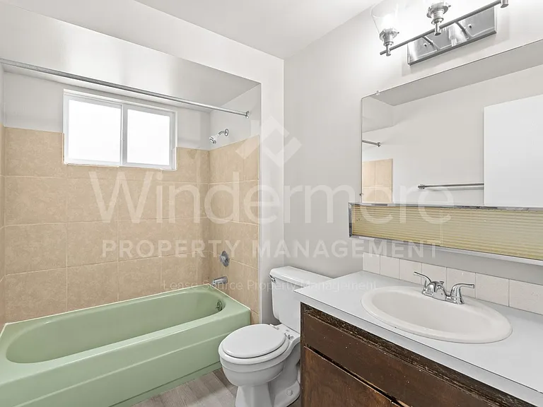 2121 S Herald Rd — Photo 16