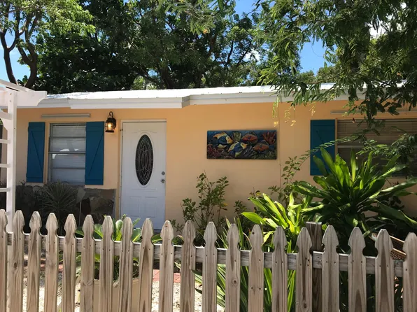 109 Hibiscus Dr, Key Largo, FL 33037
