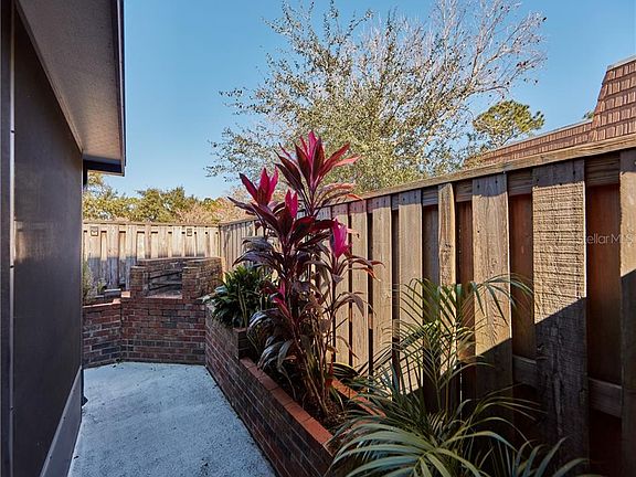 5th image of 5363 Elm Ct #329