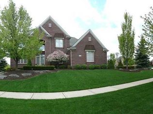 44070 Deep Hollow Cir, Northville, MI 48168