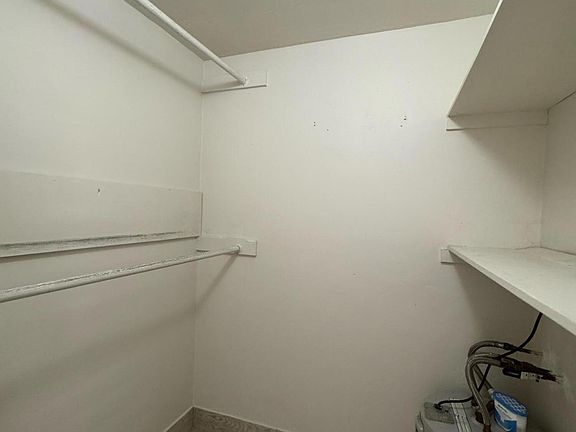 5th image of 340 SW 16th Ct #1
