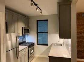 23-11 33rd St, Astoria, NY