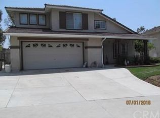 11824 Edgecliff Ave, Sylmar, CA 91342