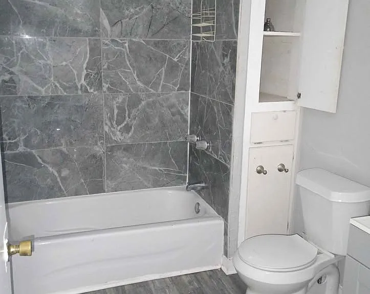 404 Chisholm St — Photo 8