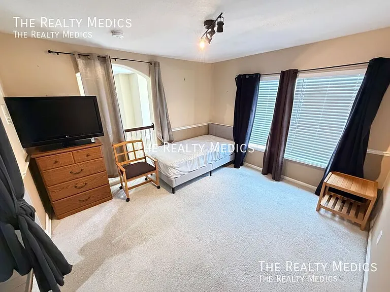 1565 The Oaks Blvd — Photo 41