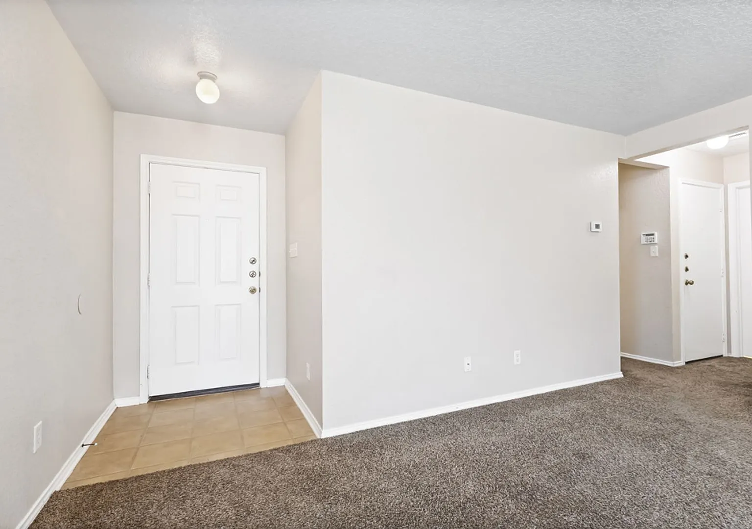 3 Bedroom 2 bath Sunset Subdivision — Photo 3