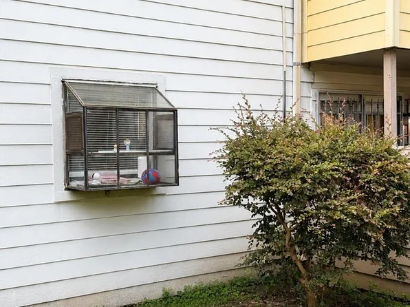 10603 S Wilcrest Dr APT 49, Houston, TX 77099