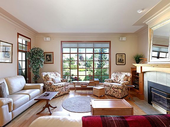 4th image of 3331 Royal Vista Way