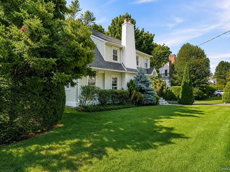 15 Ferncliff Rd — Photo 3