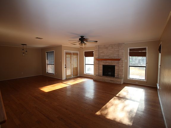 5th image of 310 Northfield St