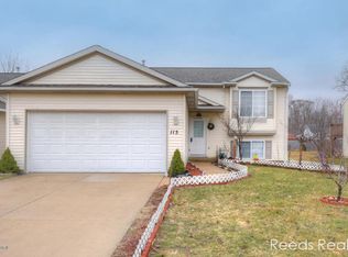 115 Regent St SE, Kentwood, MI 49548