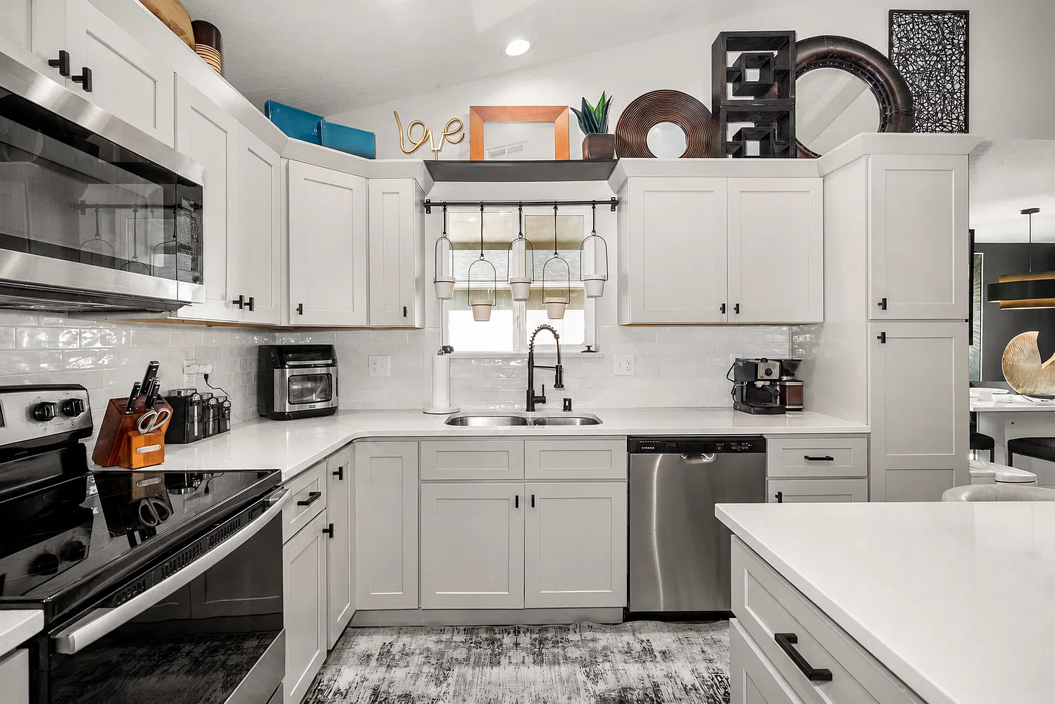 1127 S Rees Ln — Photo 4