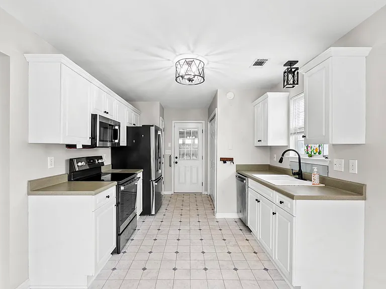 324 Tyson Glen Dr — Photo 17
