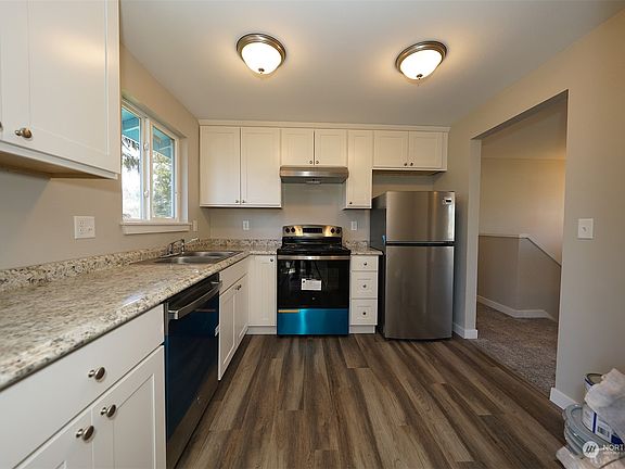3rd image of 22211 47th Avenue E