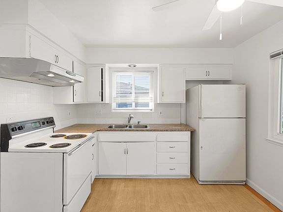 2nd image of 1117 Oakmont Dr #D