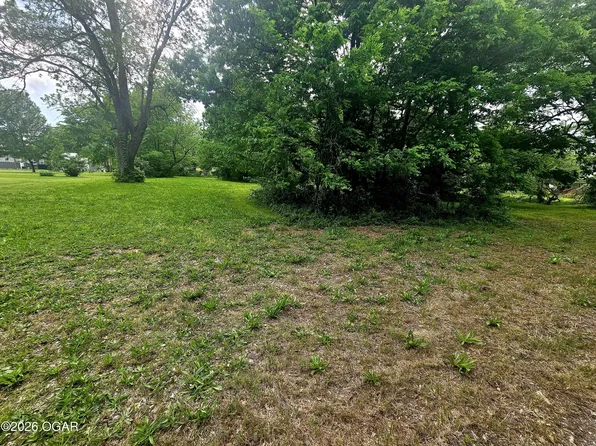 West Ave, Baxter Springs, KS 66713