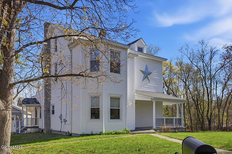 4th image of 3613 Becker Street
