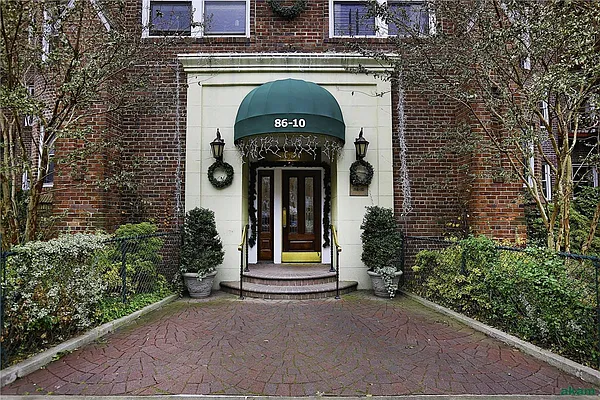 Sold by Akam Sales and Brokerage | media 34