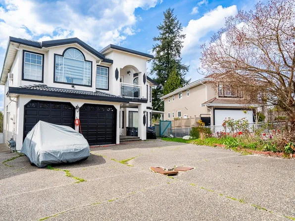 8433 150a St, Surrey, BC V3S 8J7