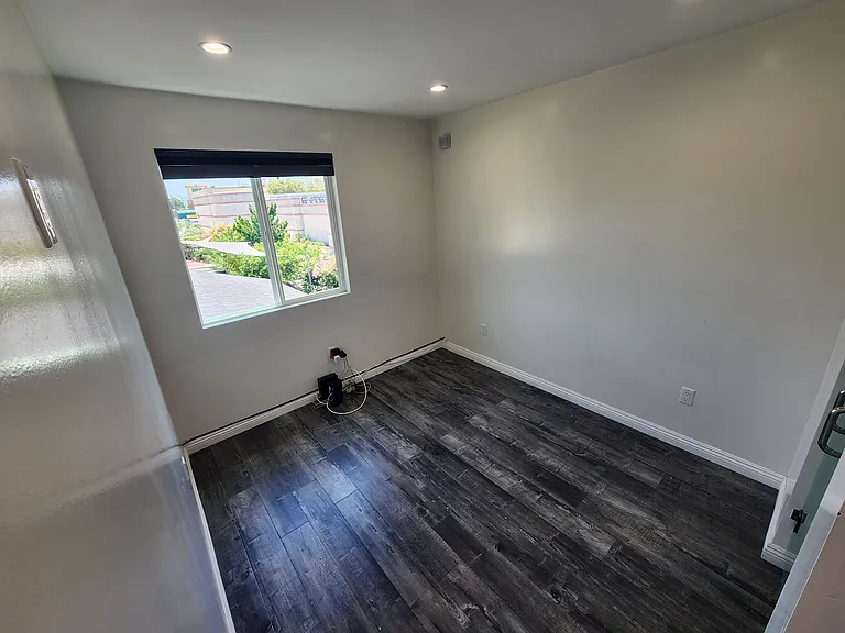 6827 Murietta Ave — Photo 5