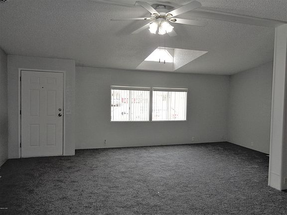 3rd image of 2870 E Suffock Ave