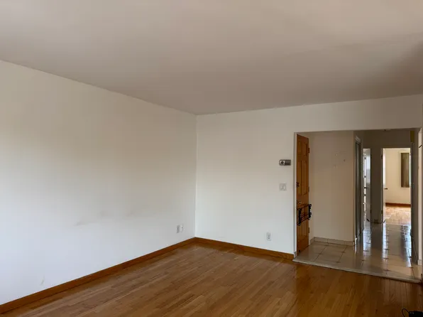 144-44 25th Road image 4 of 17