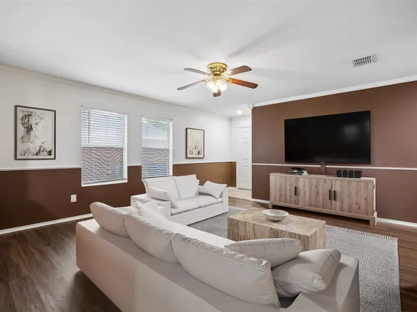 1413 Puerto Lago Dr, Little Elm, TX 75068