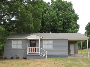 948 Western Park Dr, Memphis, TN 38109