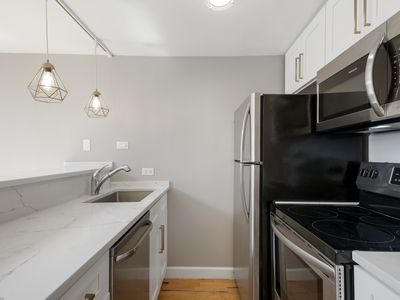 1221 N Dearborn St, Chicago, IL, 60610