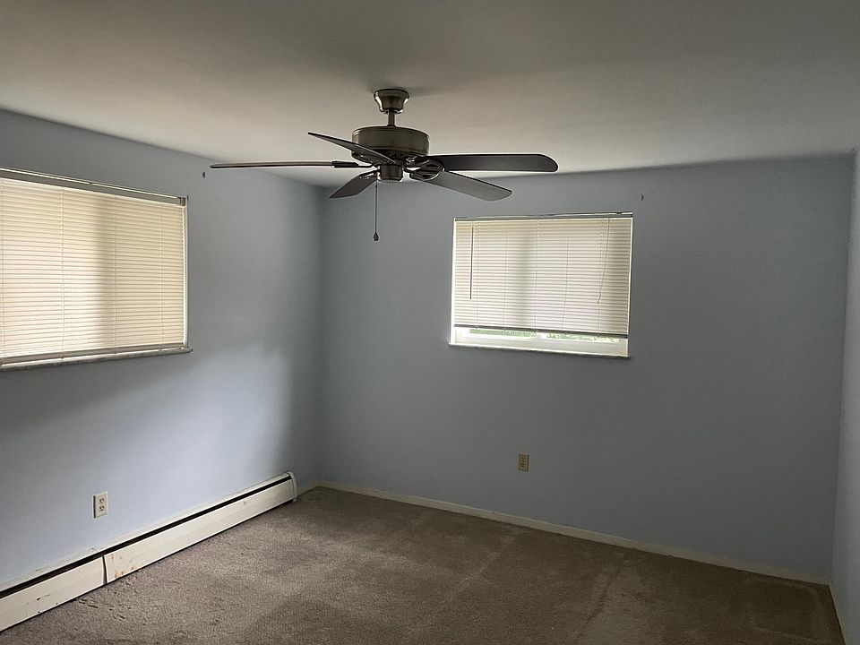 2nd image of 301 Stevenson Rd #2