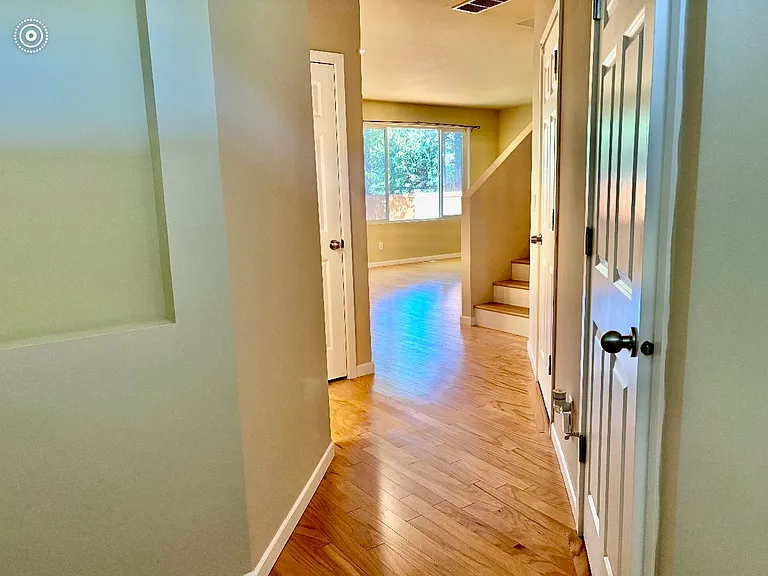 1603 W Smith Ct — Photo 2