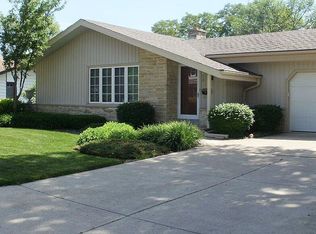 6106 Thornridge Ln, Greendale, WI 53129