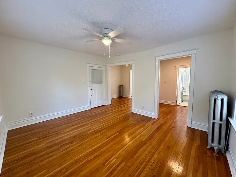 2419 Sutton Blvd #3N — Photo 2