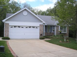 805 Winter Top Ct, Fenton, MO 63026
