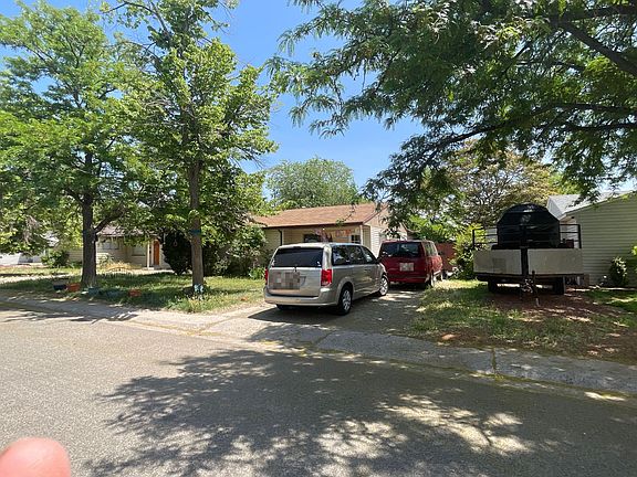 2nd image of 2140 Linda Ln