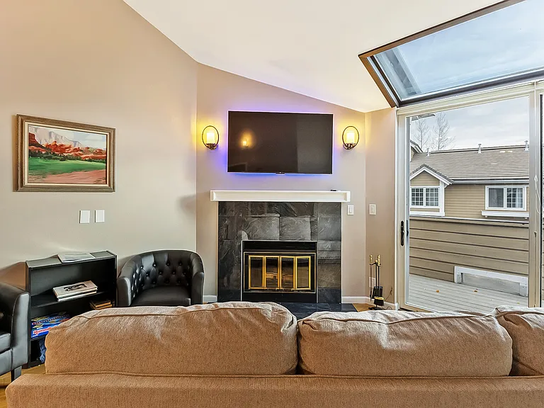 470 Homestead Dr — Photo 6