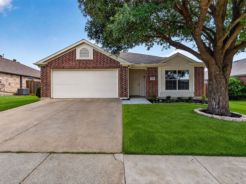 3004 Sawgrass Dr
