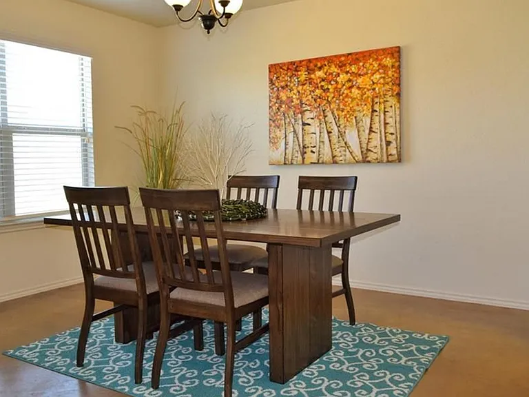 2711 Tara Dr — Photo 5