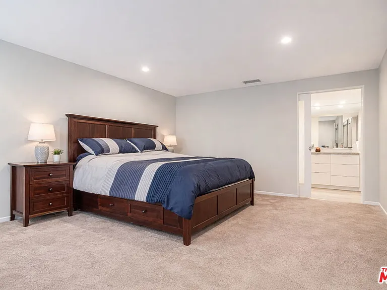 17083 Palisades Cir — Photo 17