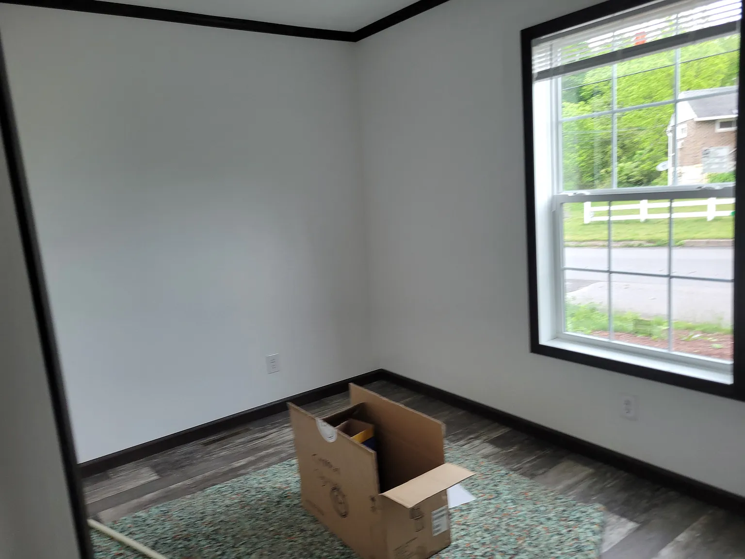 3 bed, 884 sqft, $1,775 — Photo 3