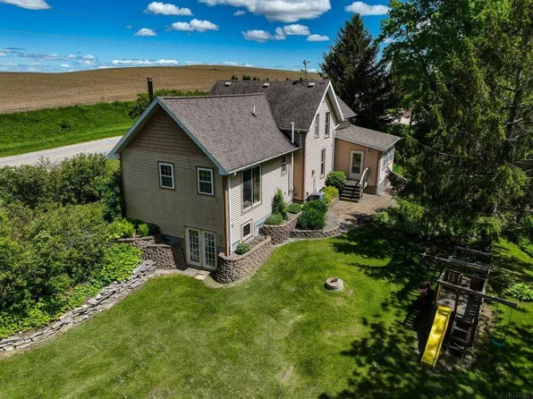 1285 Frankville Rd, Decorah, IA 52101