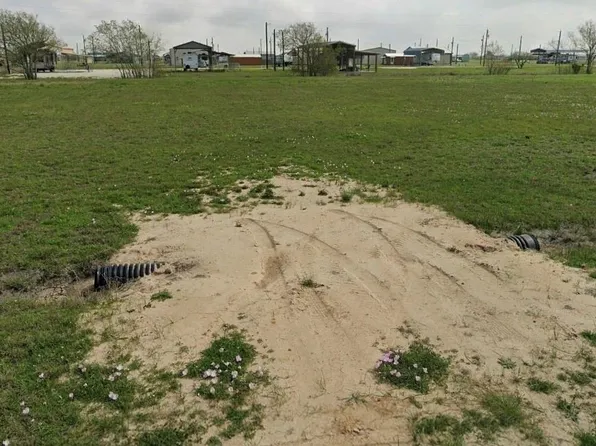 115 Baracuda Dr, Palacios, TX 77465