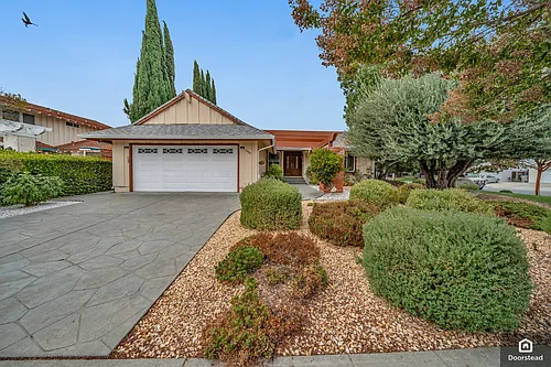5405 Entrada Cedros Photo 1