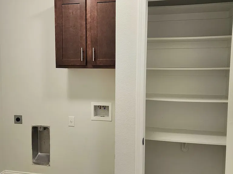 931 Gibson Ct — Photo 27